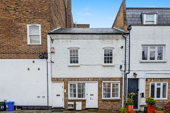 2 Bedroom Mews For Sale In Chippenham Mews, London, W9