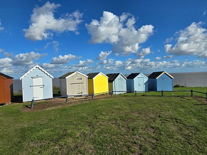 Chalet For Sale In Adjacent Cliff Road, Felixstowe, IP11