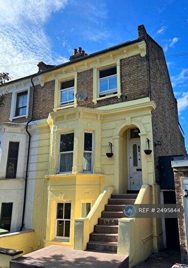 4 Bedroom End Of Terrace House To Rent In Graces Road, London, SE5