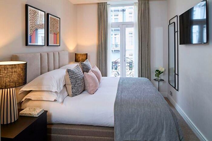 2 Bedroom Flat To Rent In London, SW7