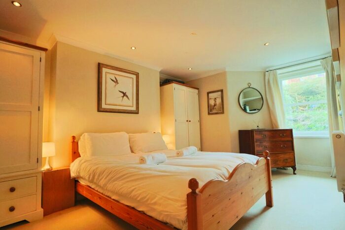 2 Bedroom Flat To Rent In Elliston Road, Bristol, BS6