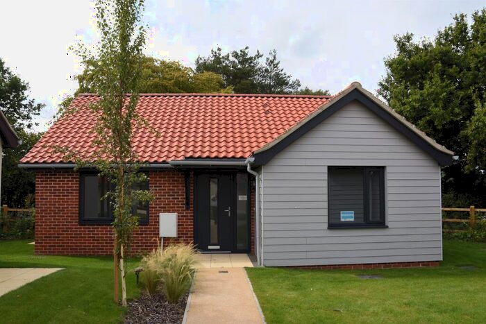 2 Bedroom Detached Bungalow For Sale In Ashtree Close, Reepham, Norwich, NR10