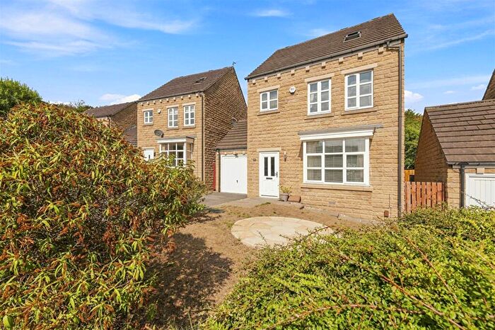 4 Bedroom Detached House For Sale In Suffolk Rise, Ferndale, Huddersfield, HD2
