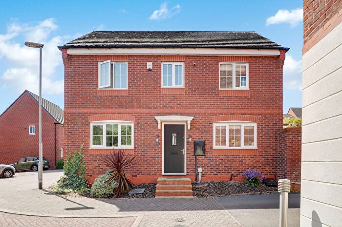 3 Bedroom Detached House For Sale In Howieson Court, Nottingham, NG3