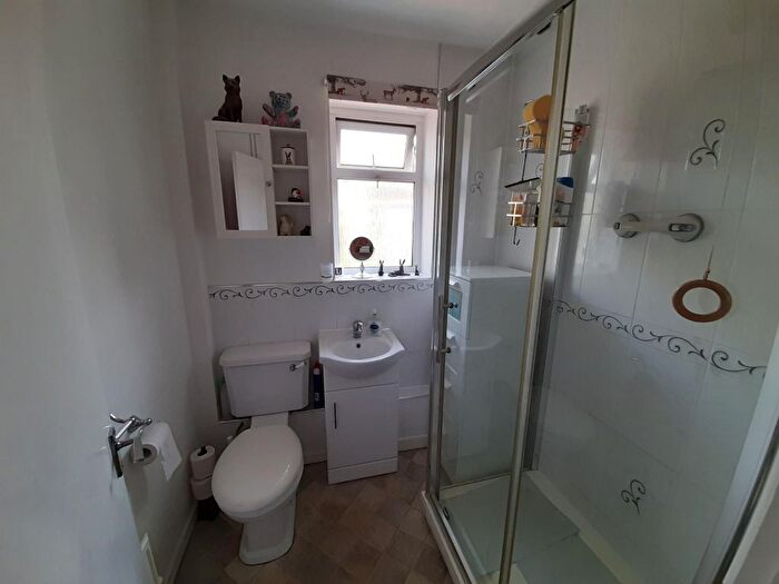 2 Bedroom Semi-Detached Bungalow For Sale In George Street, Bedford, Clapham, MK41