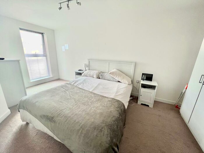 1 Bedroom Flat To Rent In Harding Street, Swindon, SN1