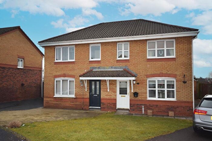 3 Bedroom Semi-Detached House To Rent In Kersehill Crescent, Falkirk, Falkirk, FK2