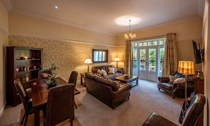 3 Bedroom Flat To Rent In Baillieswells Road, Cults, Aberdeen, AB15
