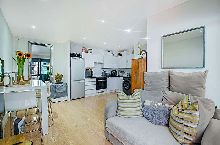 2 Bedroom Flat For Sale In Harrow Road, London, W2
