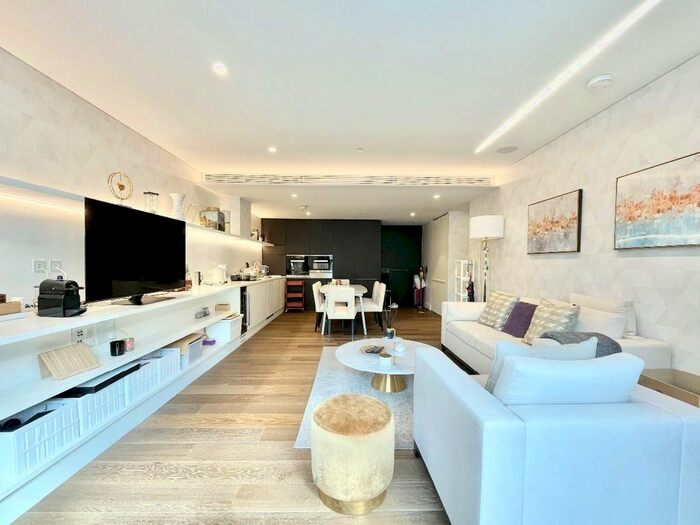 2 Bedroom Flat To Rent In Rathbone Place, London, W1T