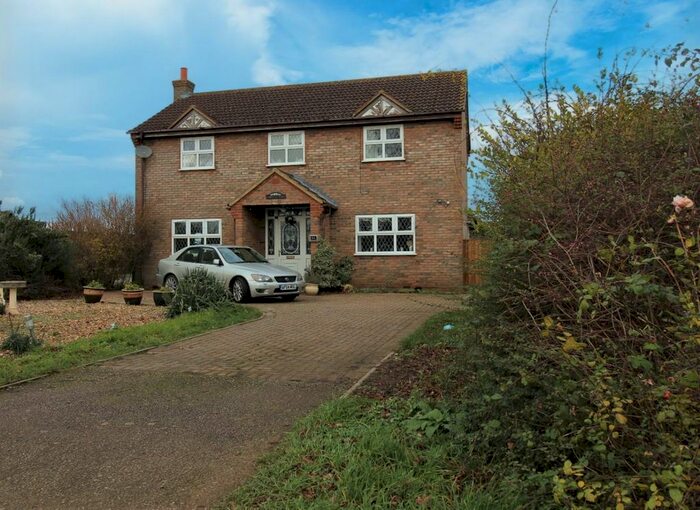4 Bedroom Detached House For Sale In Heath Road, Gamlingay, Sandy SG19