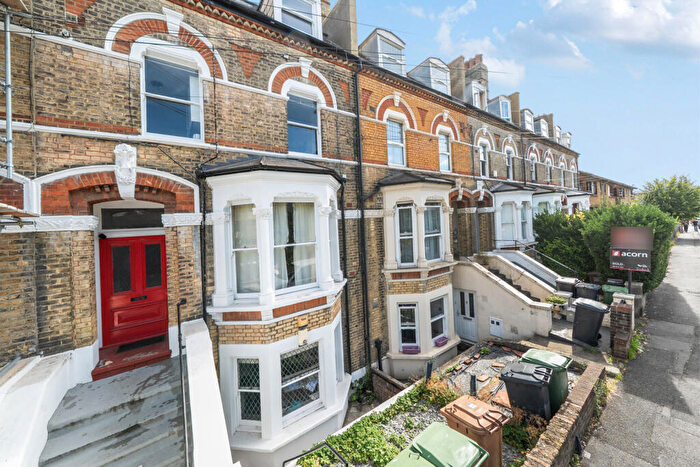 2 Bedroom Apartment For Sale In Venner Road, London, SE26