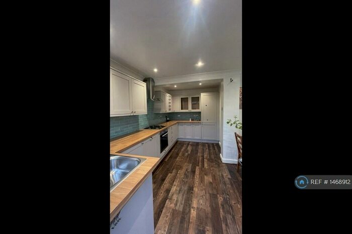 3 Bedroom Terraced House To Rent In Smithson Street, Rothwell, Leeds, LS26