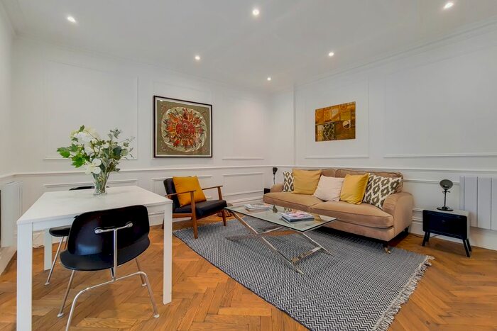 2 Bedroom Flat To Rent In Kempsford Gardens, London, SW5