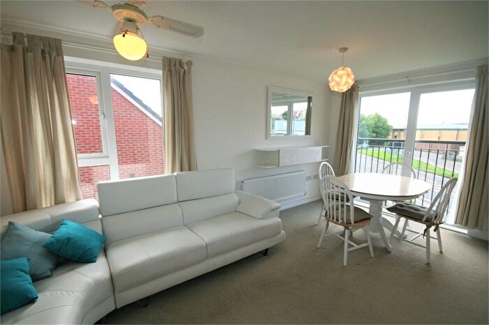 2 Bedroom Flat To Rent In New Cut Road, Swansea, SA1