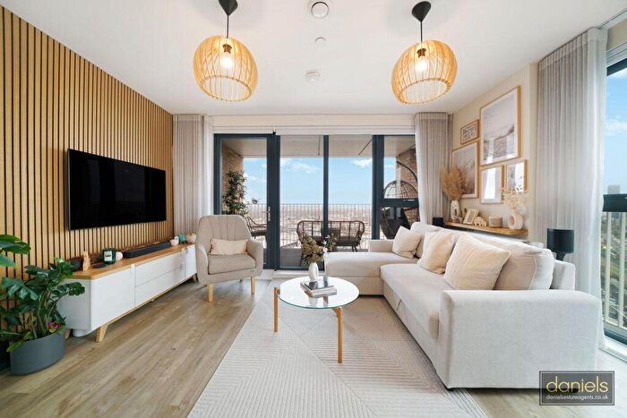 2 Bedroom Apartment For Sale In Lakeside Drive, London, NW10