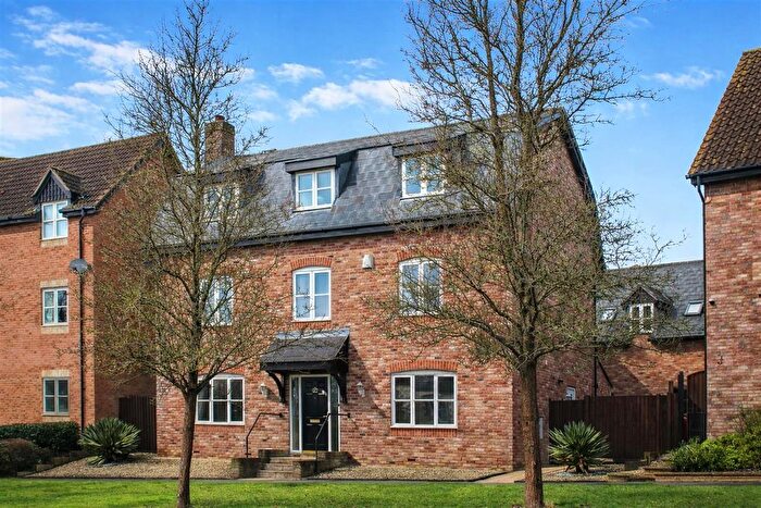 6 Bedroom Detached House For Sale In Colindale Street, Monkston Park, Milton Keynes, MK10