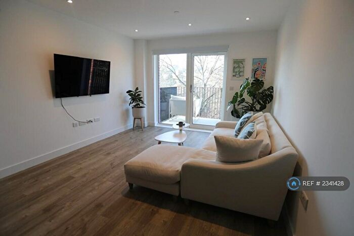 2 Bedroom Flat To Rent In Caesar House, Hemel Hempstead, HP1