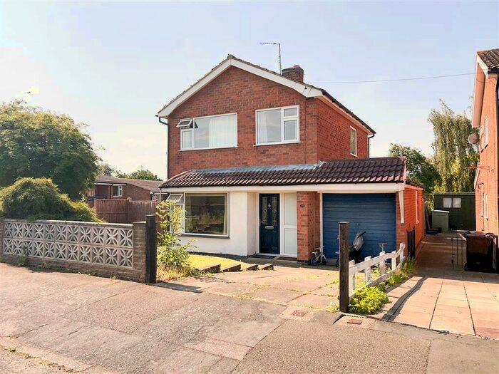 3 Bedroom Detached House To Rent In Langdale Avenue, Loughborough, Leicestershire, LE11