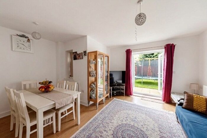 3 Bedroom Terraced House For Sale In Kibble Close, Romford, RM6