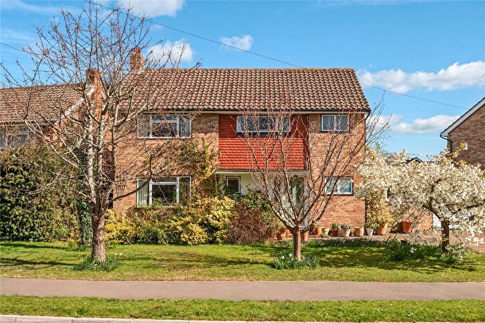 3 Bedroom Detached House For Sale In Greenway, Great Bookham, KT23