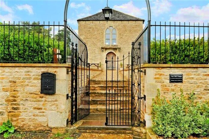 4 Bedroom Detached House To Rent In The Old Chapel, Chapel Hill, SN15