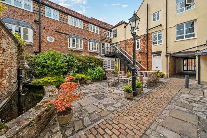 2 Bedroom Flat For Sale In Anseres Place, Wells, BA5
