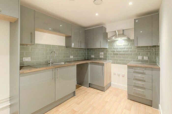 1 Bedroom Flat To Rent In Lion Court, Southbridge, Northampton, Northamptonshire NN4