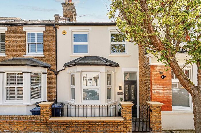 3 Bedroom Terraced House To Rent In Coningsby Road, Ealing, London, W5