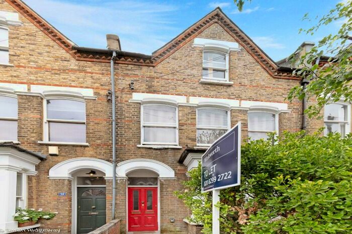 2 Bedroom Apartment To Rent In Grove Hill Road, Camberwell, London, SE5