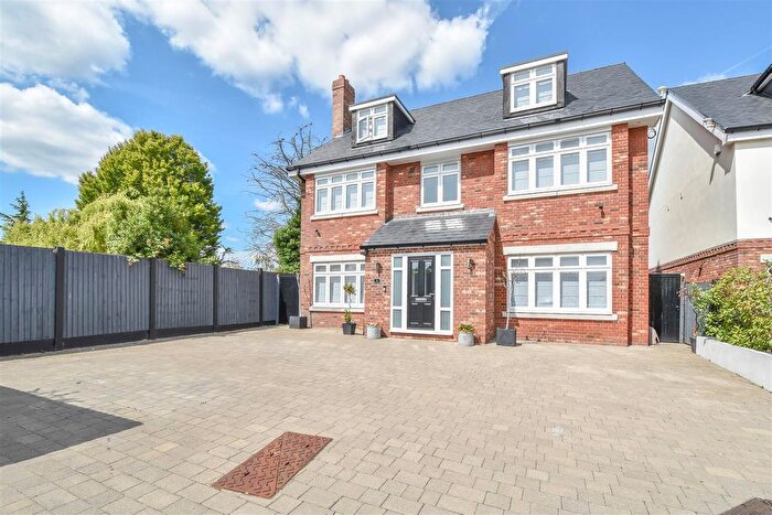 5 Bedroom Detached House For Sale In Abbotts Way Oak Hill Road, Stapleford Abbotts, Romford, RM4