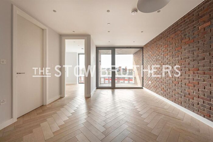 1 Bedroom Flat To Rent In Maple Path, London, E5