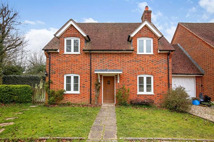 3 Bedroom Detached House For Sale In Dummer, RG25