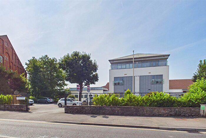 1 Bedroom Flat For Sale In Old Church Road, Clevedon, BS21