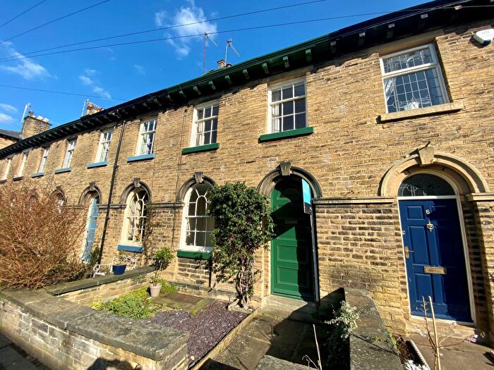 2 Bedroom House To Rent In William Henry Street, Shipley, West Yorkshire, BD18