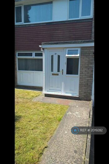 3 Bedroom Terraced House To Rent In Hereford Court, Newcastle Upon Tyne, NE3