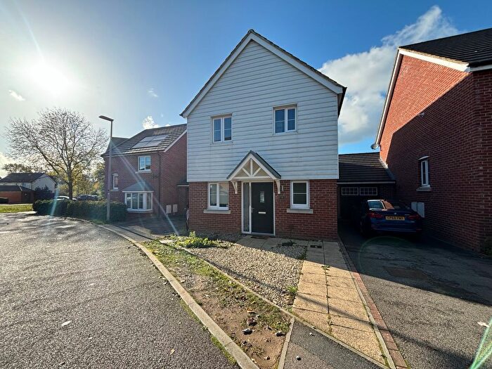 3 Bedroom Detached House To Rent In Holmes Meadow, Redhouse Park, Milton Keynes, MK14