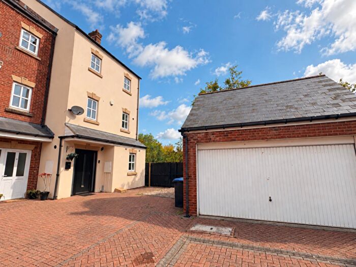 4 Bedroom Town House For Sale In Taylor Court, Carrville, Durham, DH1