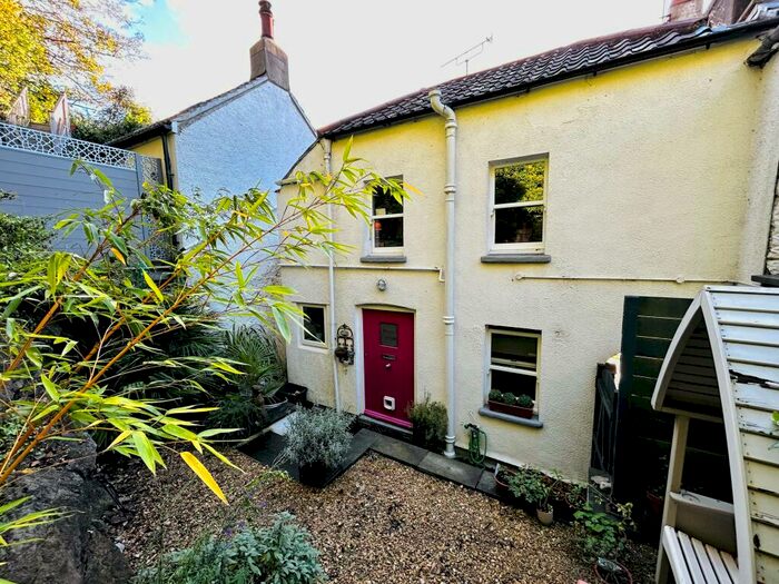 2 Bedroom Cottage To Rent In Hill Road, Clevedon, BS21