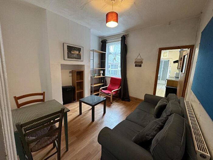 3 Bedroom House To Rent In Tiverton Road, Selly Oak, Birmingham, West Midlands, B29