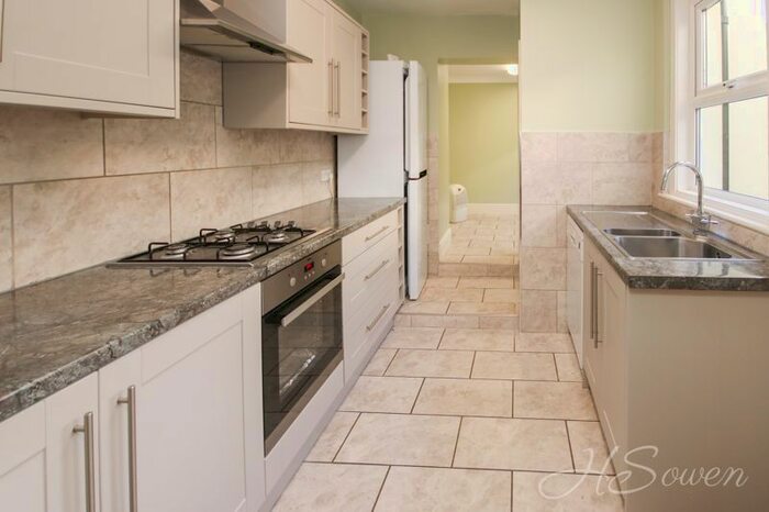 3 Bedroom Terraced House To Rent In Church Street, Torquay, TQ2