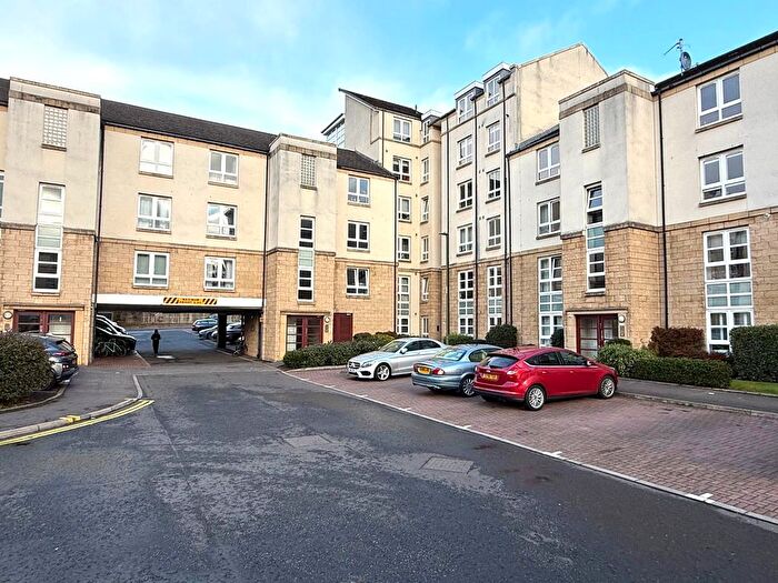 2 Bedroom Flat To Rent In Bethlehem Way, Edinburgh, EH7
