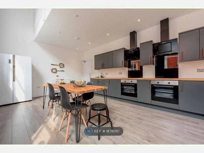 7 Bedroom Flat To Rent In Wellington House, Liverpool, L15