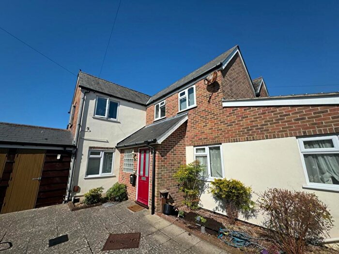 2 Bedroom Flat To Rent In Kimberley Road, Bournemouth, BH6