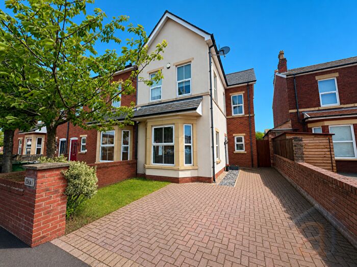 2 Bedroom Semi Detached House For Sale In Hampton Road, Southport, Merseyside, PR8