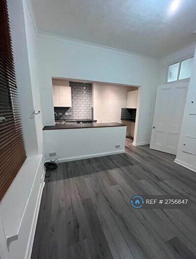 2 Bedroom Flat To Rent In Lindsay Street, Kilmarnock, KA1