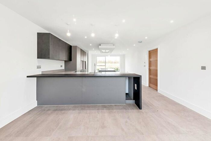 4 Bedroom Detached House For Sale In Otters Way, Hampton Lake, Peterborough, PE7