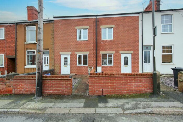 3 Bedroom Semi-Detached House To Rent In King Street, Brimington, Chesterfield, S43