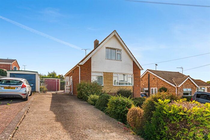 3 Bedroom Detached Bungalow For Sale In Leigh Grove, Banbury, OX16