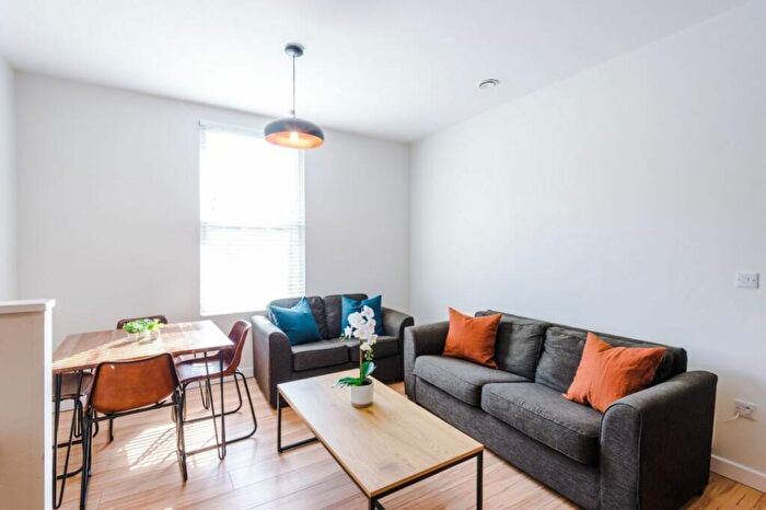 4 Bedroom Flat To Rent In Jesmond Road, Newcastle, NE2